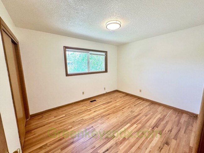 Building Photo - Mid-Century Classic House in Reedwood Neig...