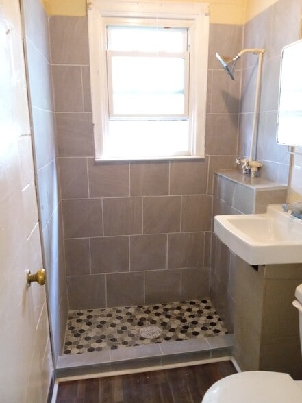 Building Photo - 2941 Schofield Ave