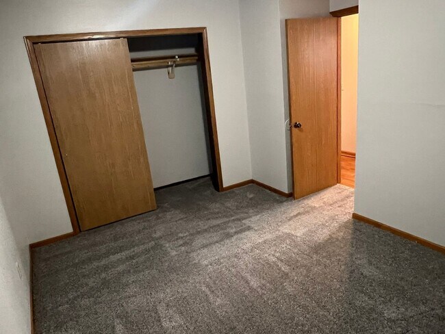 Building Photo - Large 3 bedroom apartment close to Sawyer Elementary, great for families