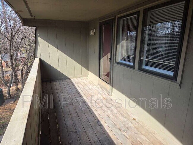 Building Photo - 2929 Selena Dr