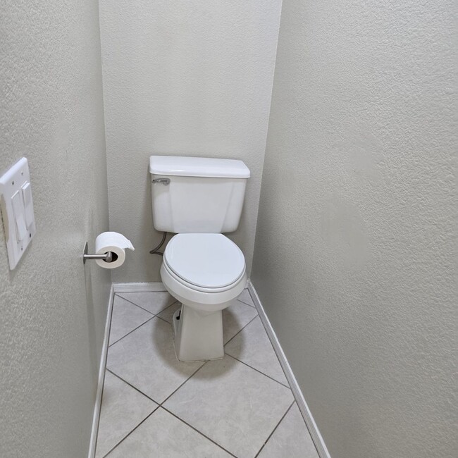 Building Photo - 2 Bedroom 2 Bath in Coyote Lakes