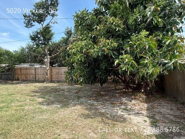 Building Photo - 5020 Vickers Dr