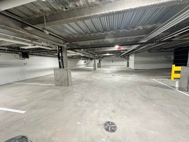 Building Photo - 21 Summer St