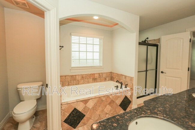 Building Photo - 3607 SW Birchton Ave