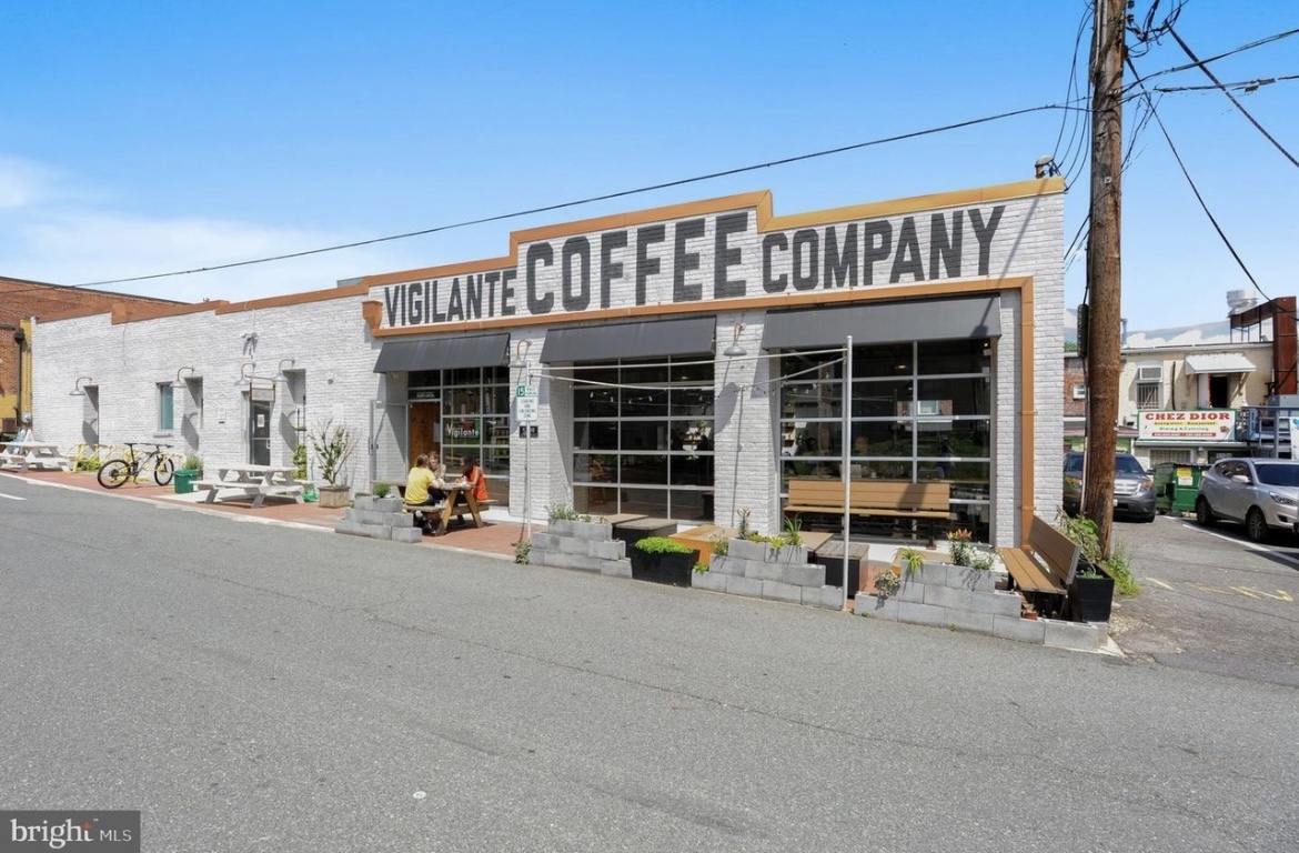 Building Photo - 5711 45th Ave