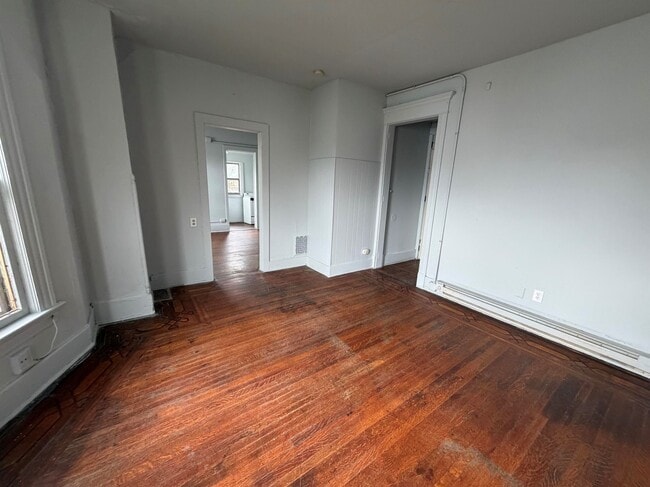 Building Photo - 1218-2S Walnut-