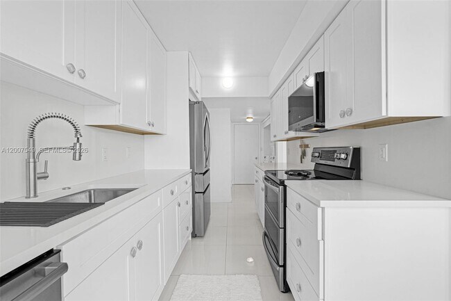 Building Photo - 4280 Galt Ocean Dr