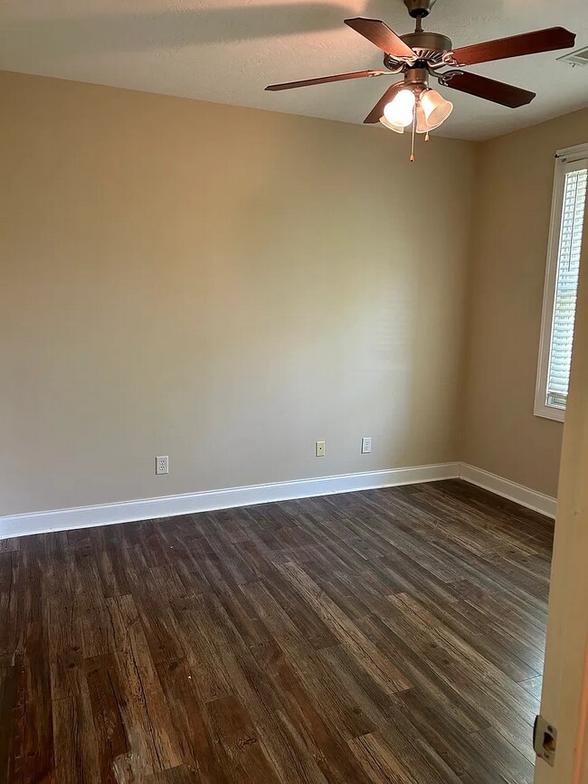 Building Photo - 4 Orchard Cir