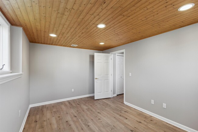 Building Photo - 671 Heritage Hills
