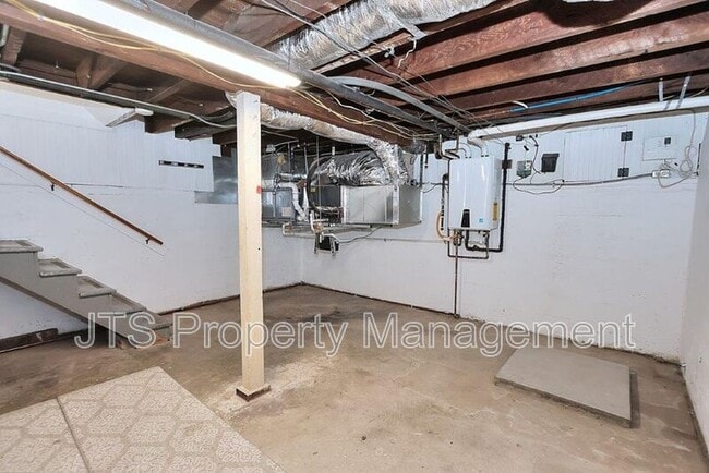 Building Photo - 937 Sonoma Way