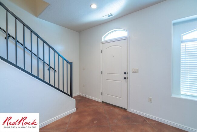 Building Photo - 2075 S Sir Monte Dr