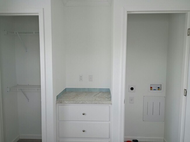Building Photo - 41 Betty Dr