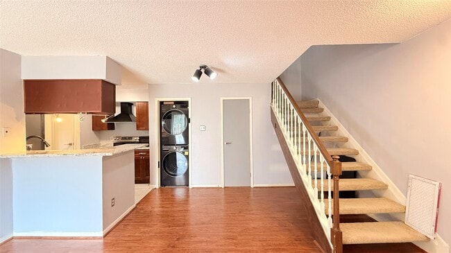 Building Photo - 2120 El Paseo St
