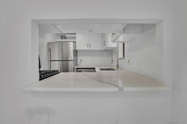 Building Photo - 3 Trolley Crossing Ln