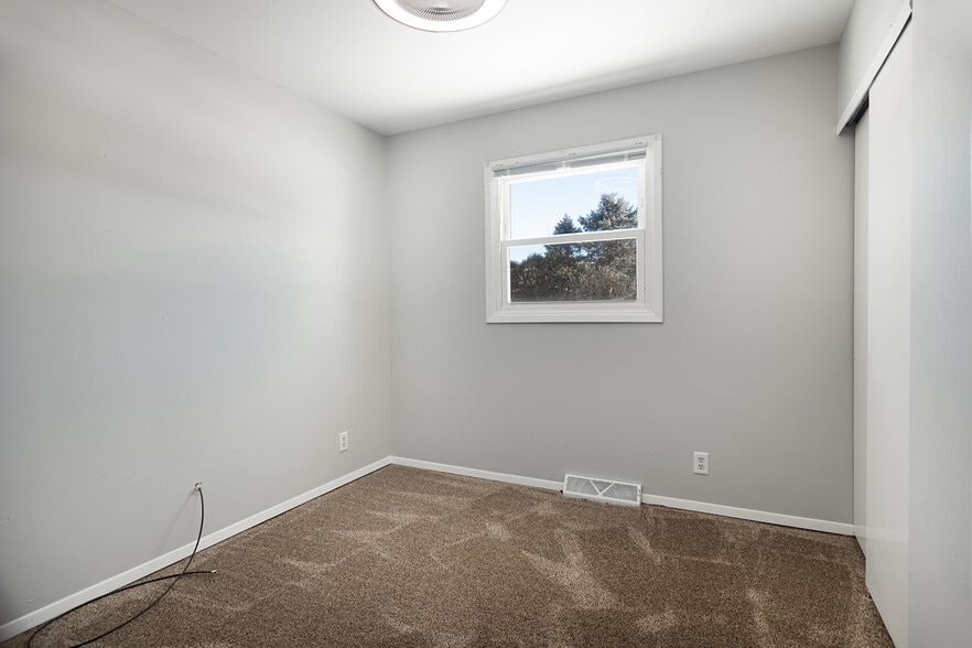 Building Photo - 8704 Indigo Ln