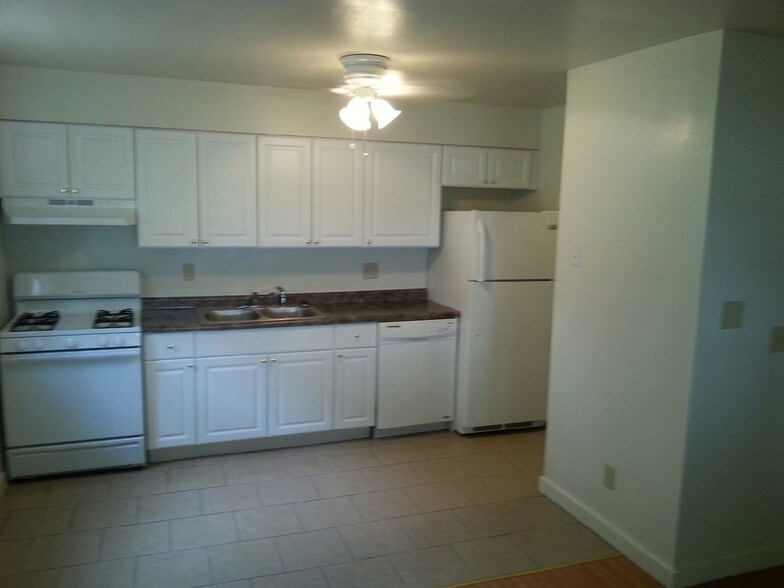 Primary Photo - 1211 Wall St