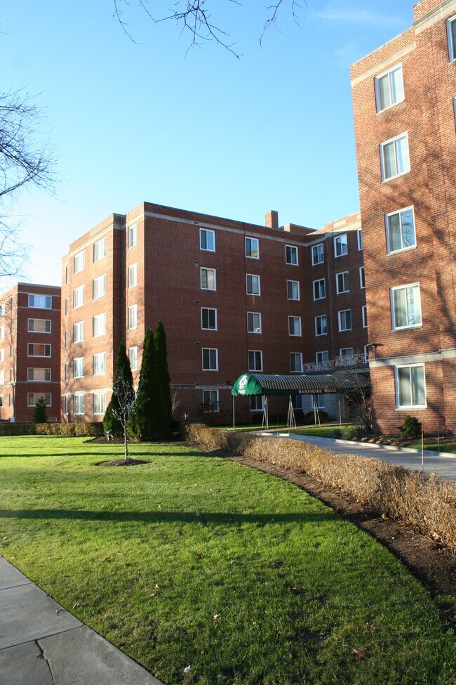 Building Photo - 19425 Van Aken Blvd