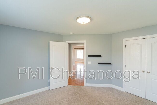 Building Photo - 7173 Brady Dr