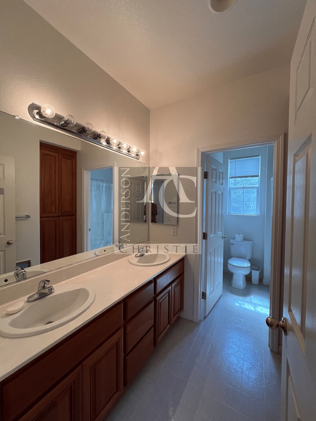 Building Photo - 4br in Bay Breeze Community