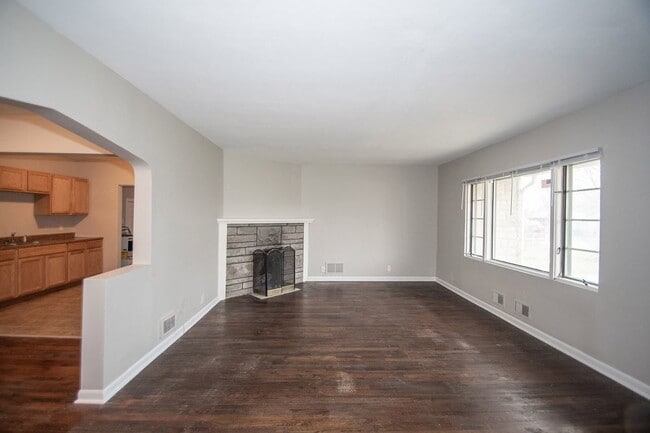 Building Photo - 3309 Mars Hill St