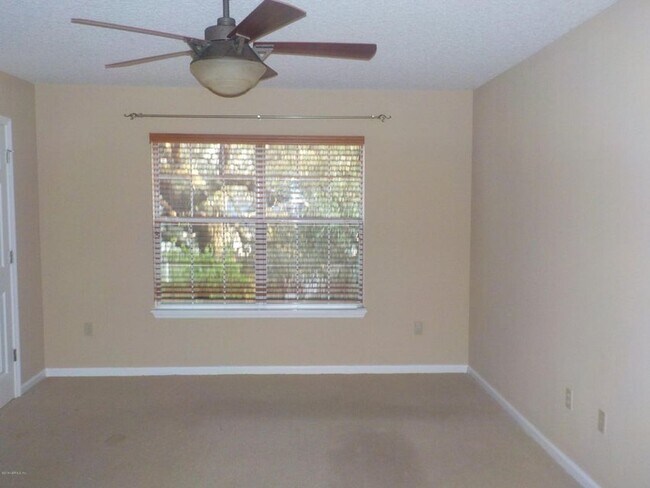 Building Photo - Charming 3 bedroom, 2.5 bath home in Oakle...