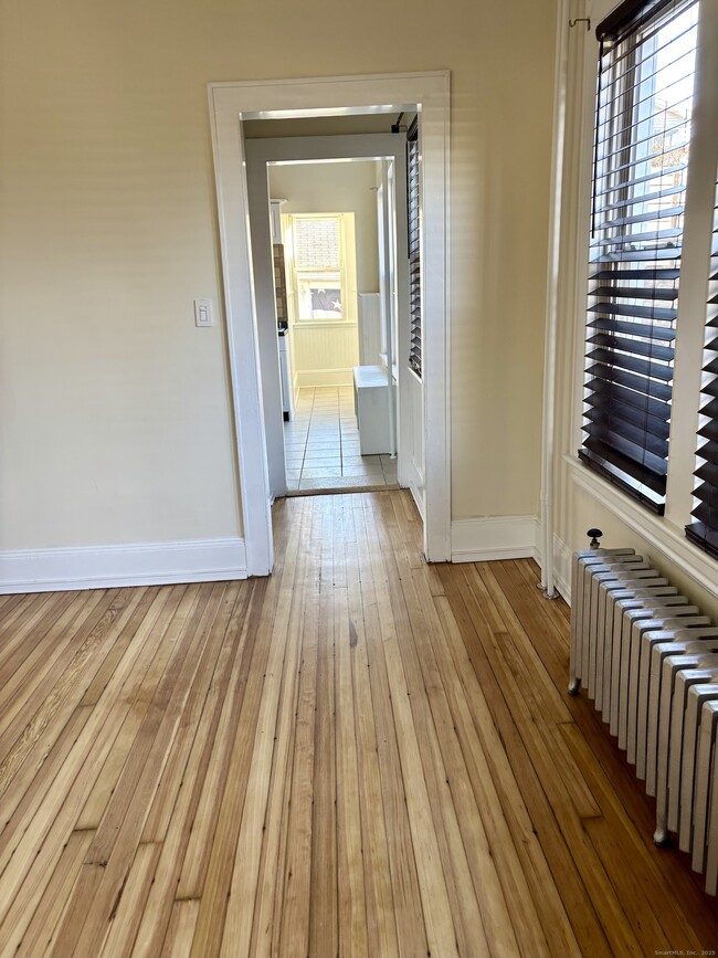 Building Photo - 129 Post Rd