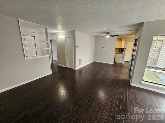 Building Photo - 4811 Spring Lake Dr
