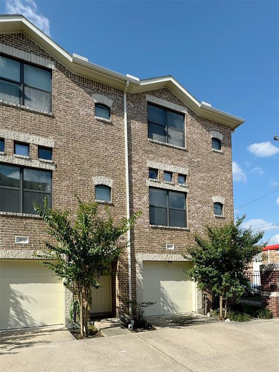 Building Photo - 2710 Hullsmith Dr