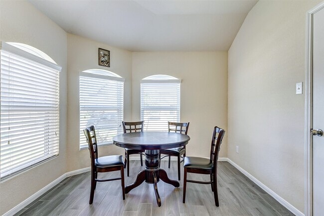 Building Photo - 21219 Fox Hillside Way