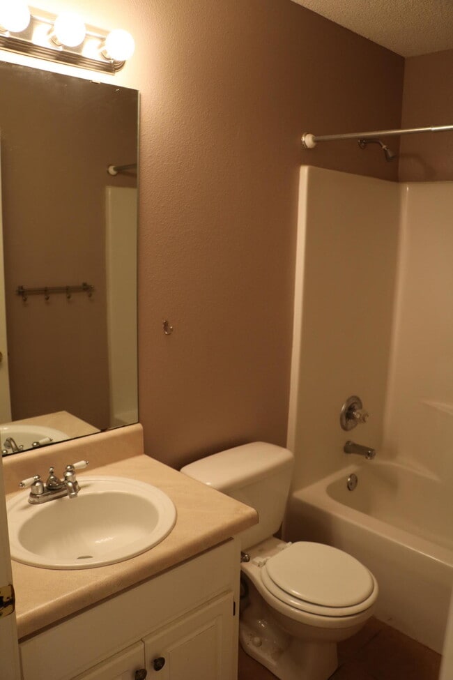 Building Photo - 1784 Ivalea Cir