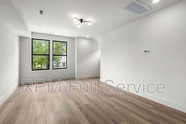 Building Photo - 4021 Clarksville Pike