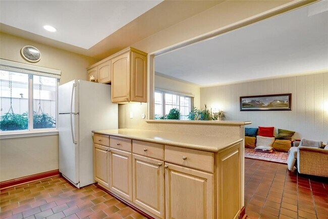 Building Photo - 5851 Doliver Dr