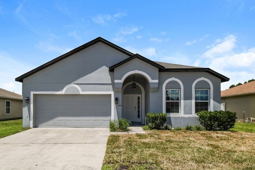 Primary Photo - 5120 Magnolia Valley Dr