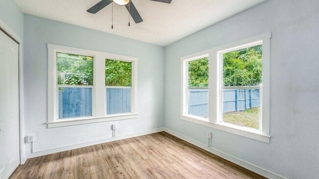 Building Photo - 912 E Carolina Ave