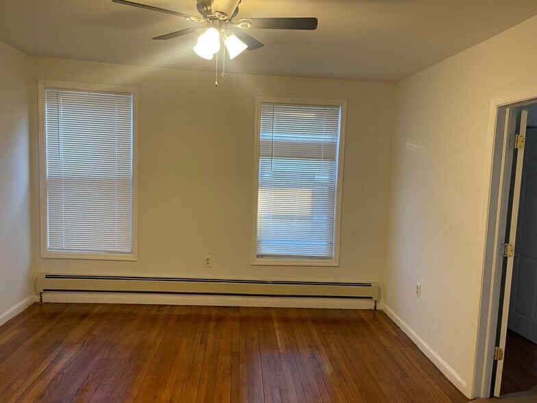 Building Photo - 49 Carroll St