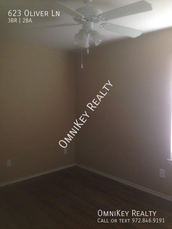 Building Photo - 623 Oliver Ln