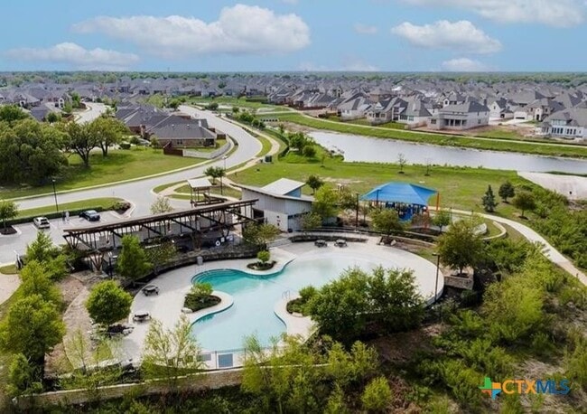 Building Photo - 608 Breeze Hollow Ln