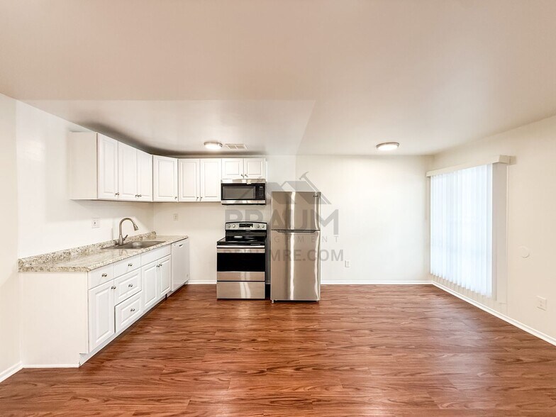 Building Photo - 5611 Fulcher Ave