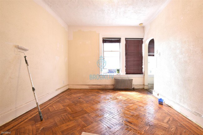 Building Photo - 655 Parkside Ave