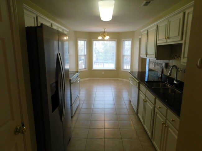 Building Photo - Great home in a desirable neighborhood!