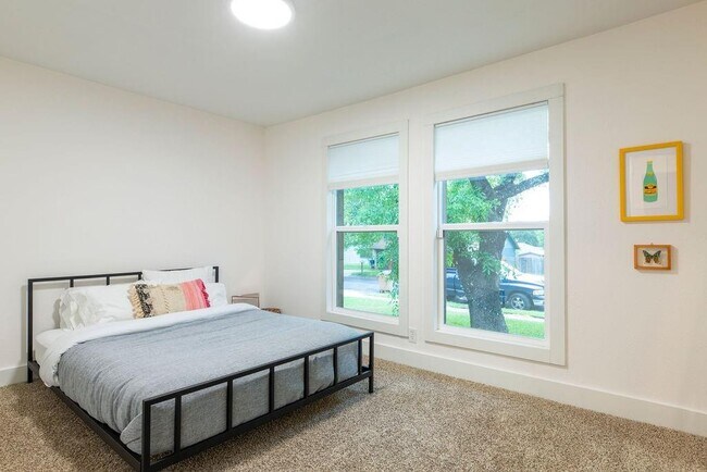 Building Photo - 4715 Carsonhill Dr