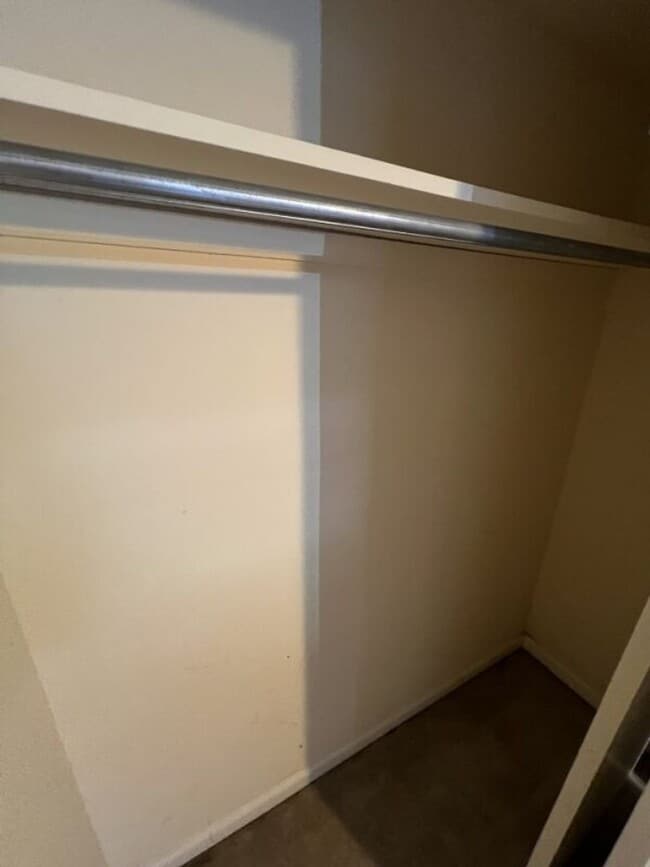 Building Photo - Stylish 2-Bed, 2-Bath Condo in Vibrant Mid...