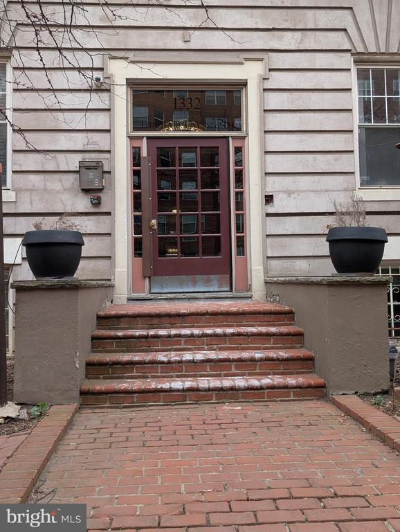 Building Photo - 1332 15th St NW