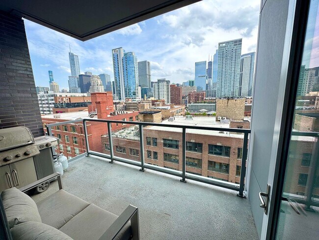Building Photo - 360 W Erie St