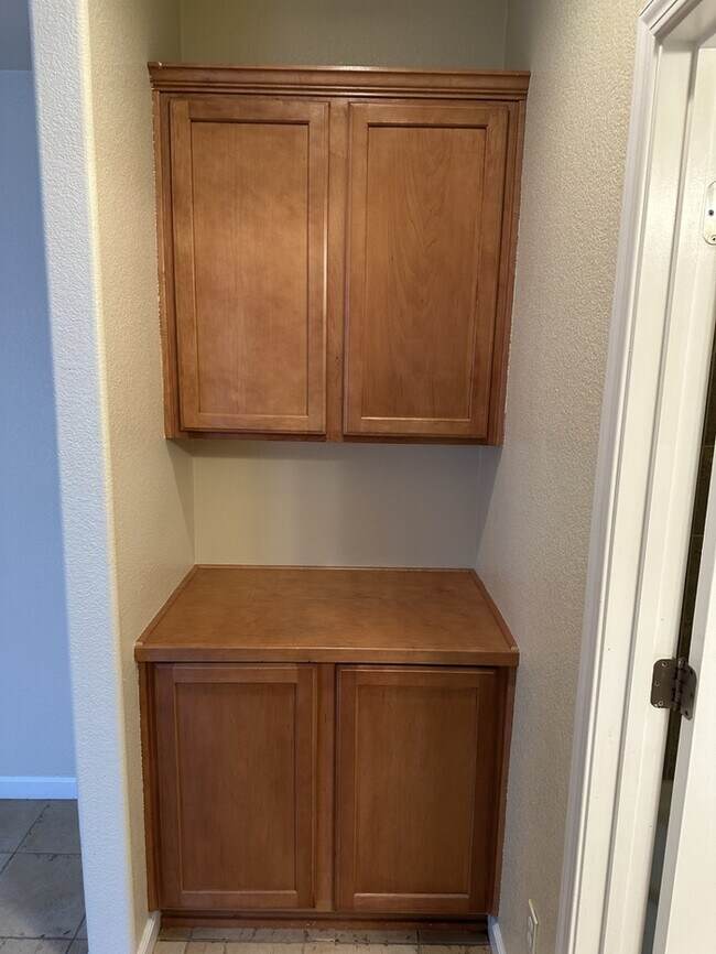 Building Photo - Lathrop 5 Bedroom 3 Bathroom Home