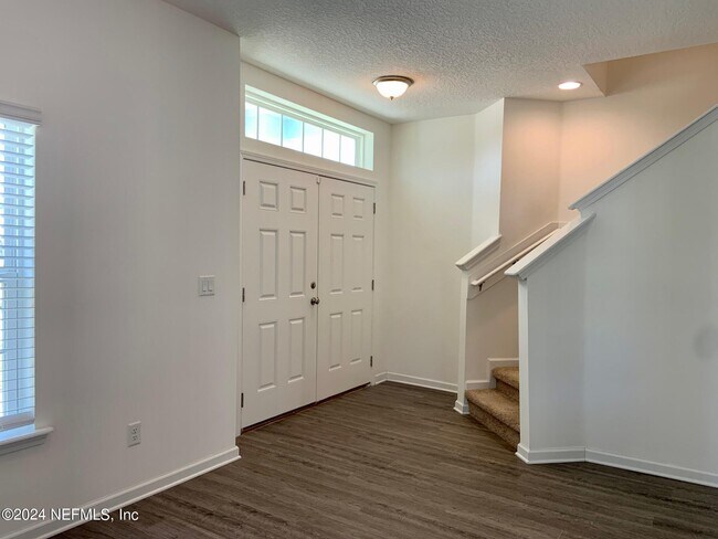 Building Photo - 810 Laurel Valley Dr