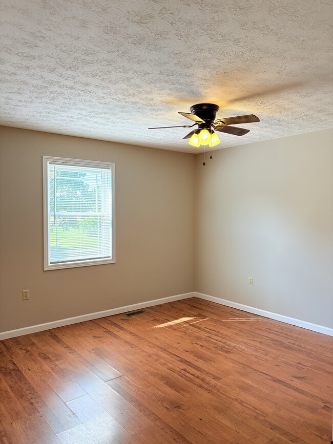 Building Photo - 101 Crandell Ct
