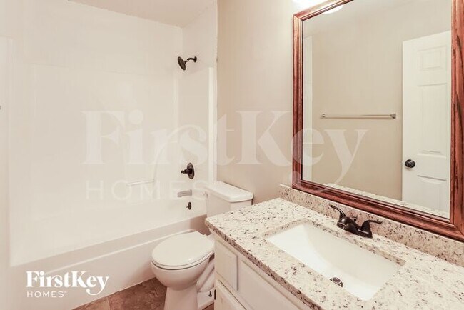 Building Photo - 18608 Primrose St