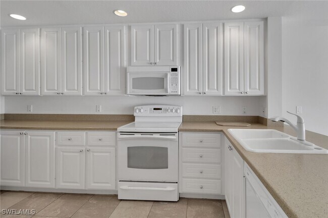 Building Photo - 15068 Blue Marlin Terrace