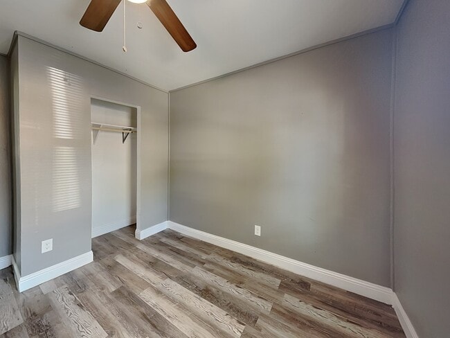 Building Photo - 2211 Hooper St